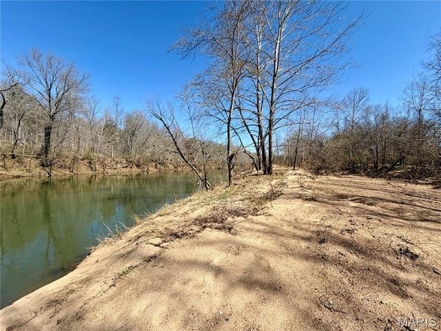 10828 Jayhawk Road, Irondale, MO 63648