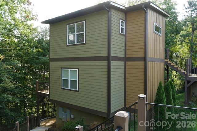 14 Red Maple Drive, Weaverville, NC 28787