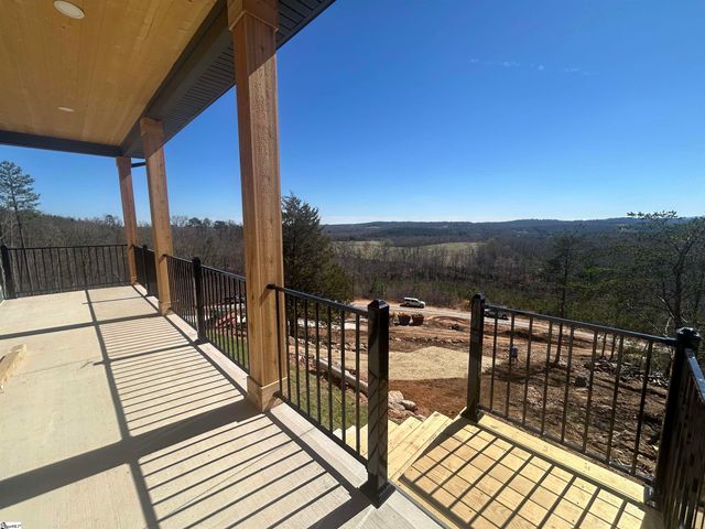 446 N Glassy Mountain Road, Landrum, SC 29356