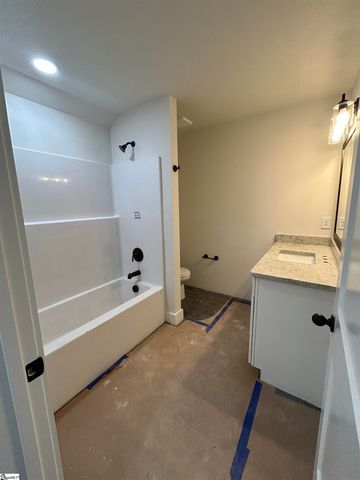 446 N Glassy Mountain Road, Landrum, SC 29356