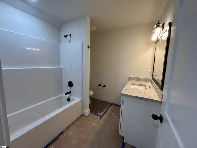 446 N Glassy Mountain Road, Landrum, SC 29356