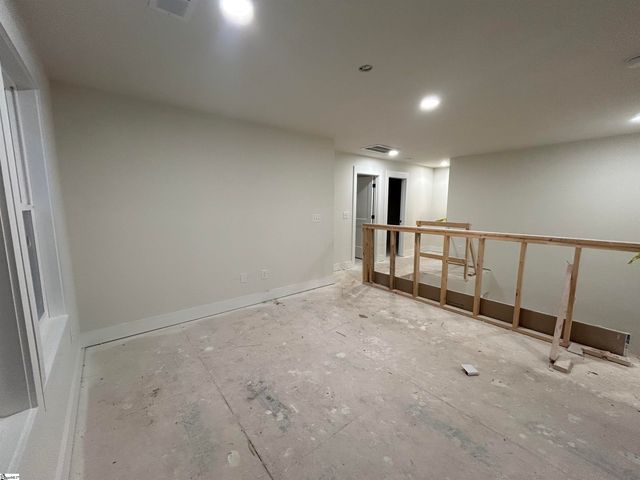 446 N Glassy Mountain Road, Landrum, SC 29356