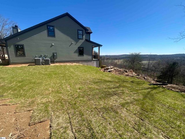 446 N Glassy Mountain Road, Landrum, SC 29356
