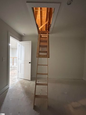 446 N Glassy Mountain Road, Landrum, SC 29356