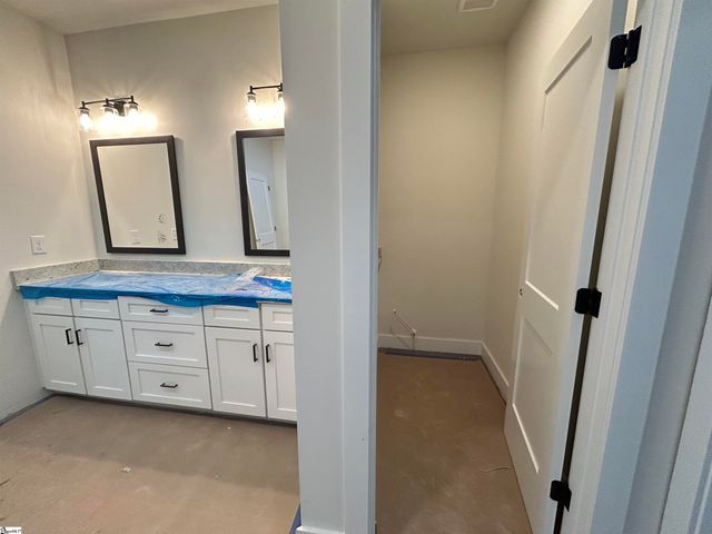 446 N Glassy Mountain Road, Landrum, SC 29356