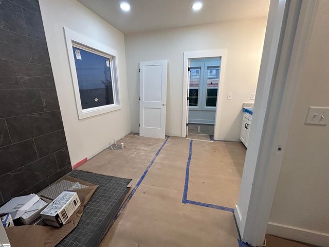 446 N Glassy Mountain Road, Landrum, SC 29356