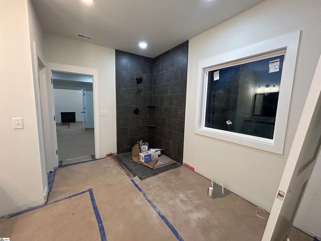 446 N Glassy Mountain Road, Landrum, SC 29356