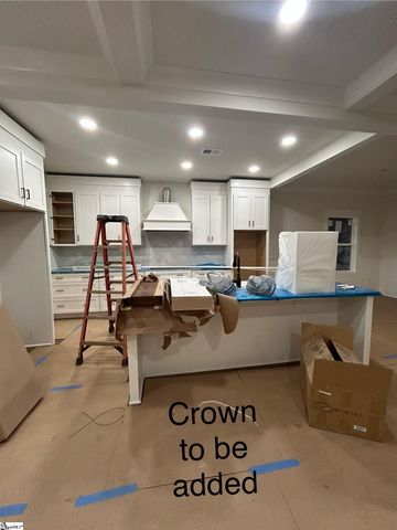 446 N Glassy Mountain Road, Landrum, SC 29356