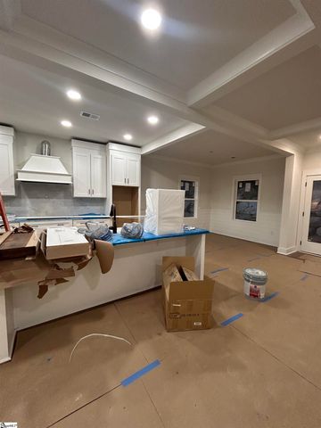 446 N Glassy Mountain Road, Landrum, SC 29356