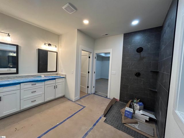 446 N Glassy Mountain Road, Landrum, SC 29356