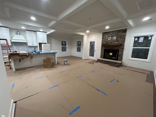 446 N Glassy Mountain Road, Landrum, SC 29356