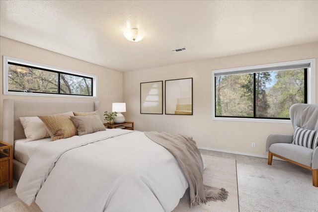 113 Walnut Drive, Rogue River, OR 97537