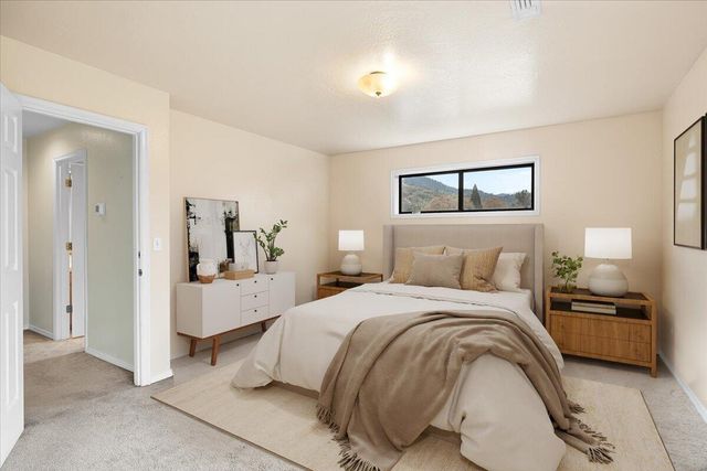 113 Walnut Drive, Rogue River, OR 97537