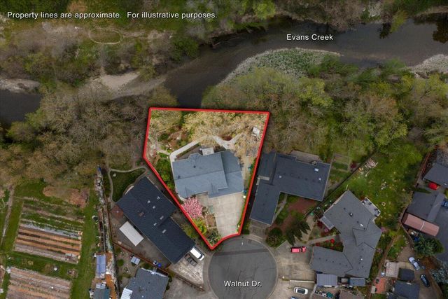 113 Walnut Drive, Rogue River, OR 97537