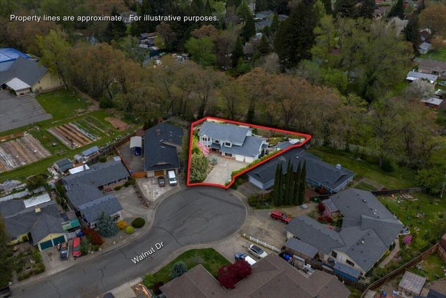 113 Walnut Drive, Rogue River, OR 97537