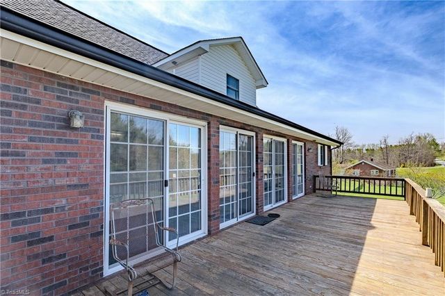11325 Glade Valley Road, Ennice, NC 28623