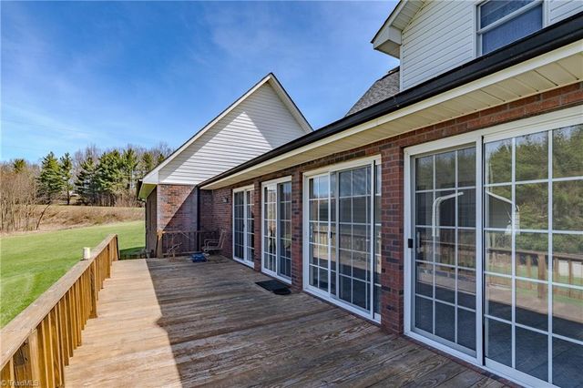 11325 Glade Valley Road, Ennice, NC 28623