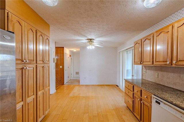 11325 Glade Valley Road, Ennice, NC 28623