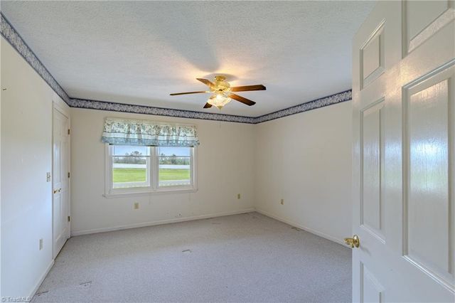 11325 Glade Valley Road, Ennice, NC 28623