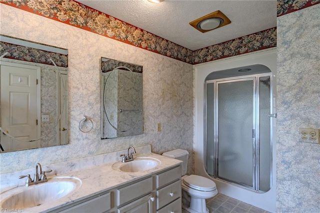 11325 Glade Valley Road, Ennice, NC 28623