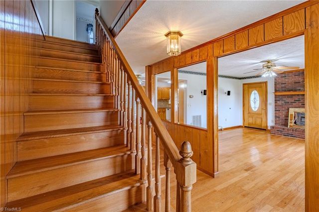 11325 Glade Valley Road, Ennice, NC 28623
