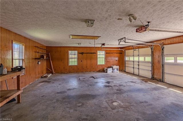 11325 Glade Valley Road, Ennice, NC 28623