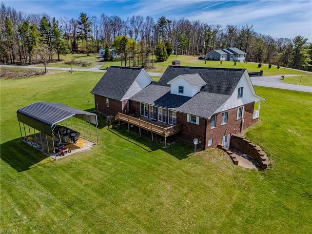 11325 Glade Valley Road, Ennice, NC 28623
