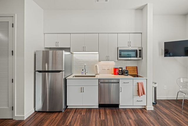 1014 16th Ave S Unit 210, Nashville, TN 37212