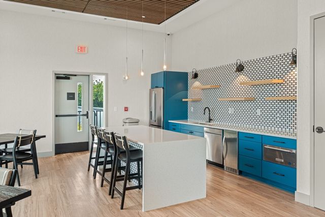 1014 16th Ave S Unit 210, Nashville, TN 37212