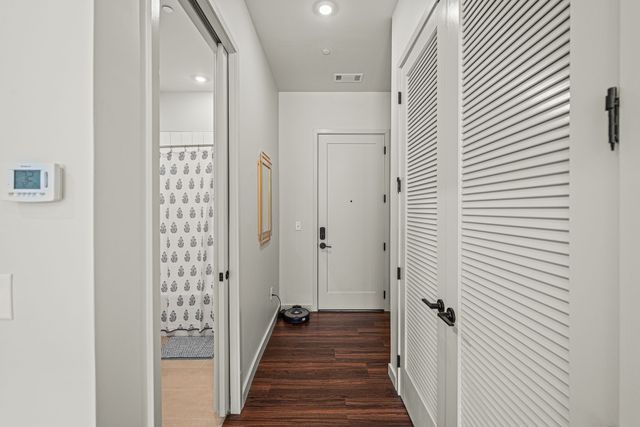 1014 16th Ave S Unit 210, Nashville, TN 37212