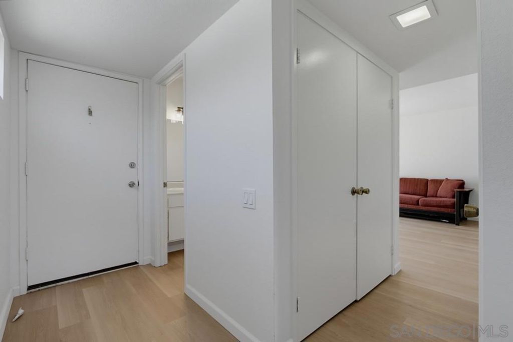 Image 10 of property listing at 10503 Caminito Memosac, San Diego, CA 92131