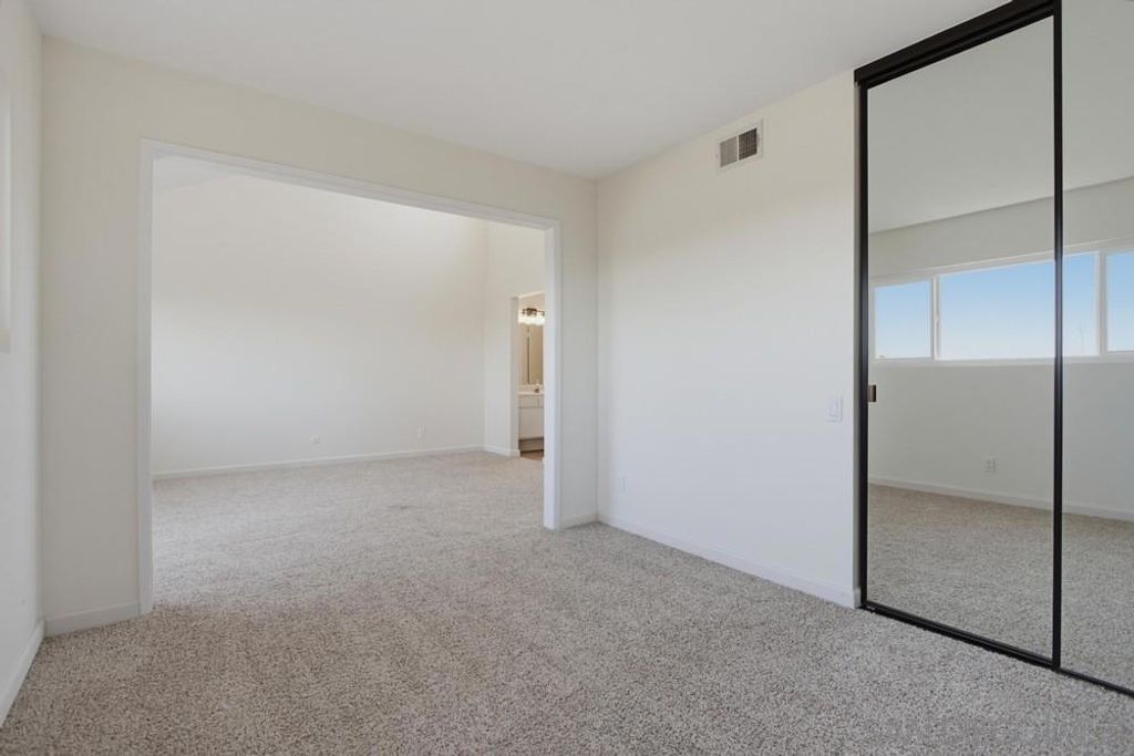 Image 18 of property listing at 10503 Caminito Memosac, San Diego, CA 92131
