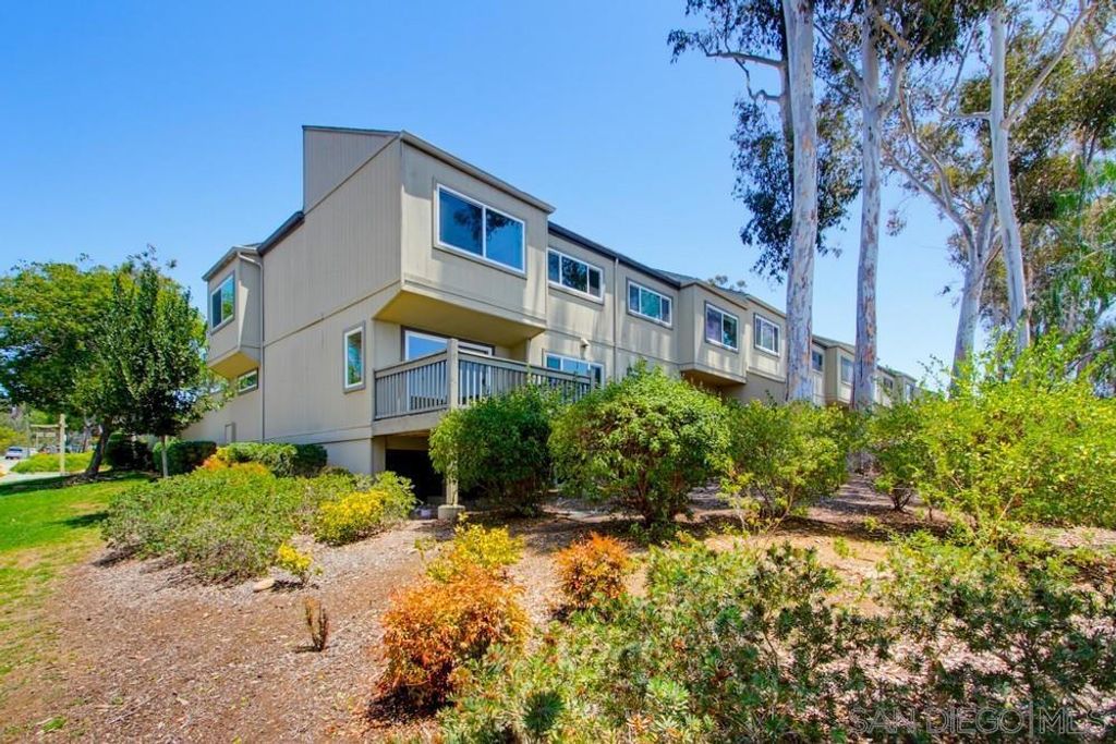 Image 22 of property listing at 10503 Caminito Memosac, San Diego, CA 92131