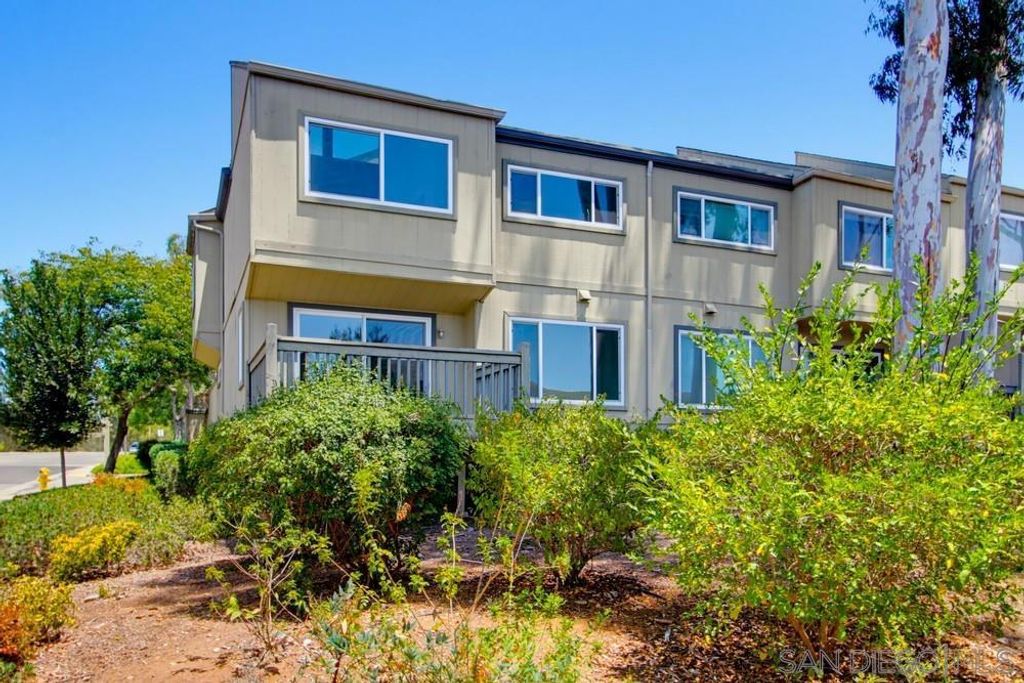 Image 23 of property listing at 10503 Caminito Memosac, San Diego, CA 92131