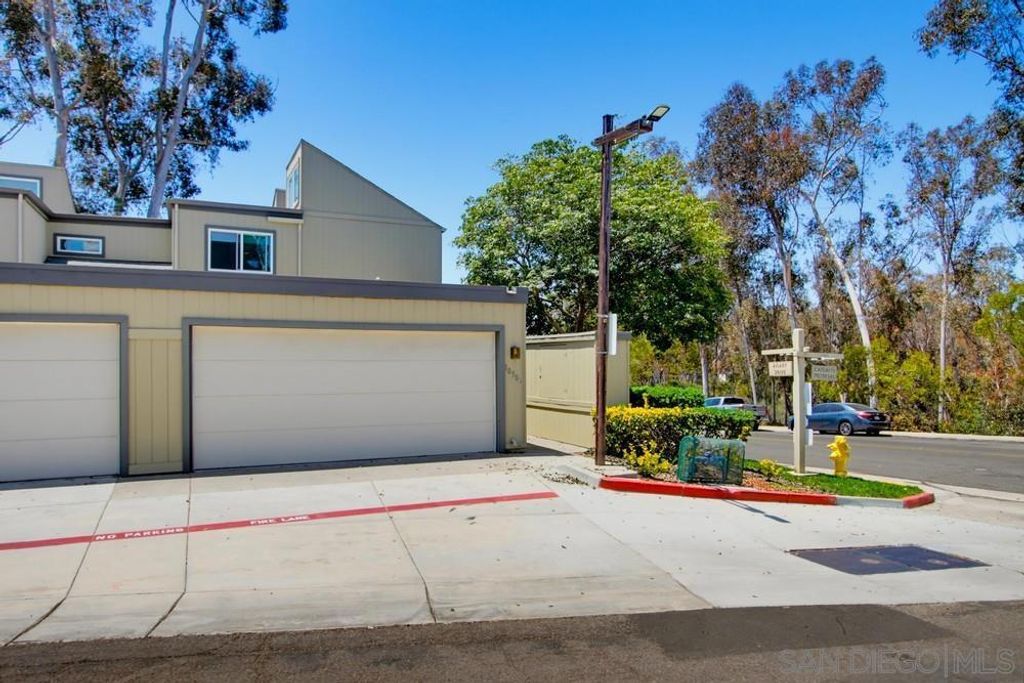 Image 25 of property listing at 10503 Caminito Memosac, San Diego, CA 92131
