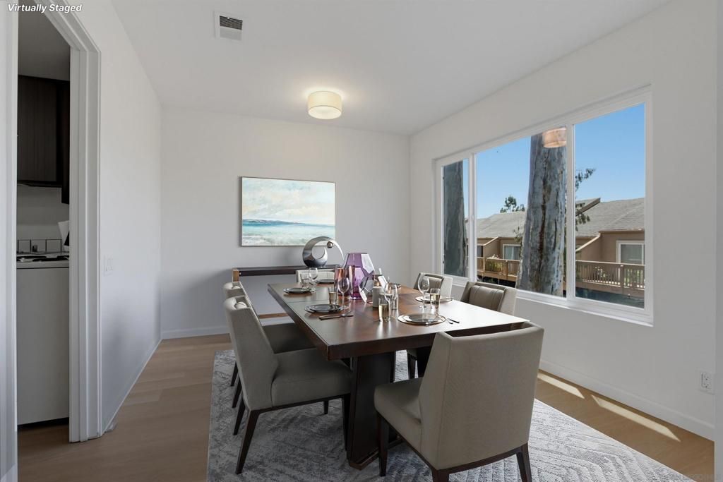 Image 3 of property listing at 10503 Caminito Memosac, San Diego, CA 92131