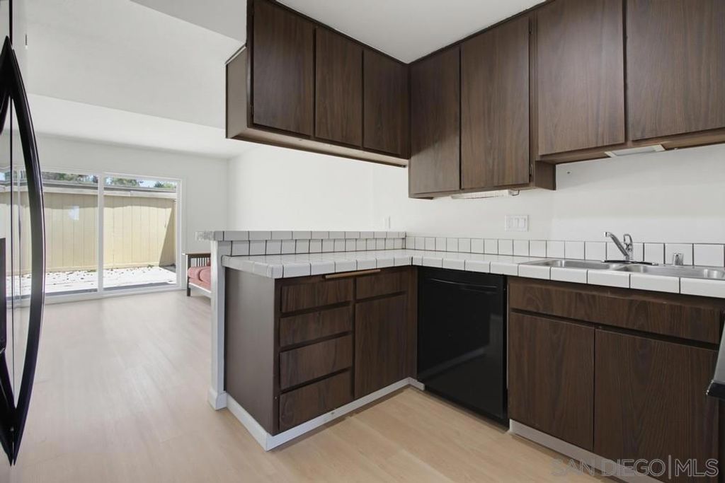 Image 9 of property listing at 10503 Caminito Memosac, San Diego, CA 92131