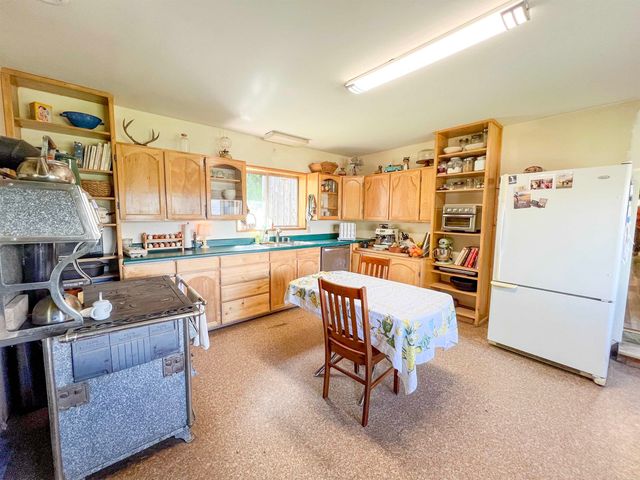 3115 Beardslee Rd, Kettle Falls, WA 99141