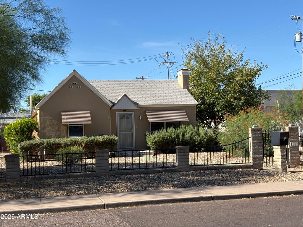 1617 E EARLL Drive, Phoenix, AZ 85016 — photo 2