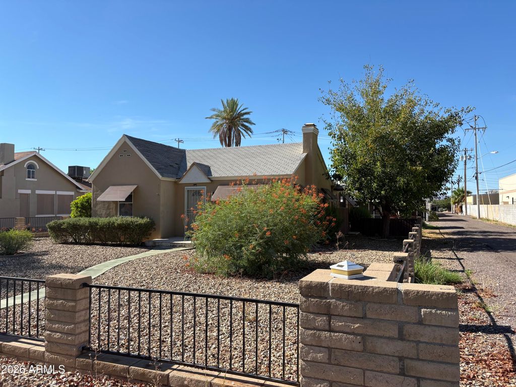 1617 E EARLL Drive, Phoenix, AZ 85016 — photo 3