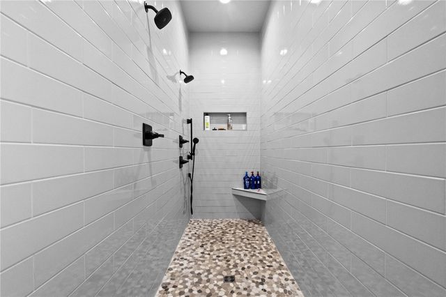 302 SW E Street, Bentonville, AR 72712