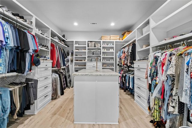 302 SW E Street, Bentonville, AR 72712
