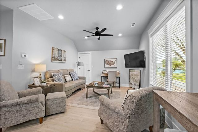 302 SW E Street, Bentonville, AR 72712