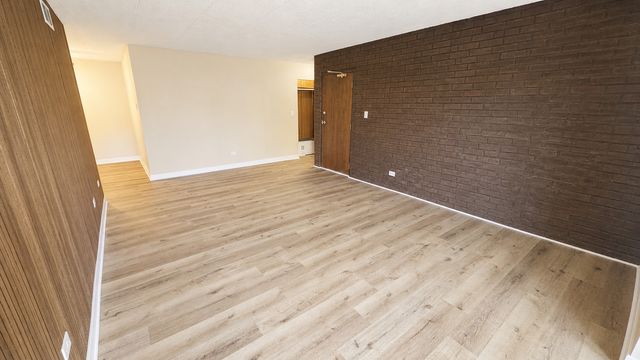 1620 Richmond Circle 105, Joliet, IL 60435