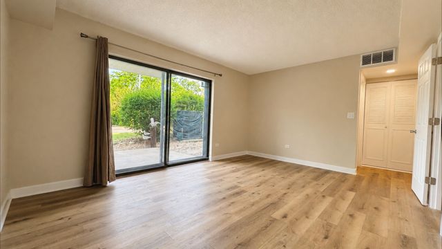 1620 Richmond Circle 105, Joliet, IL 60435