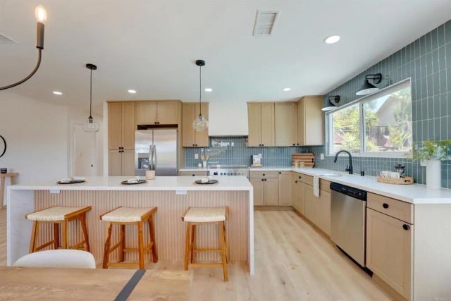 10236 Lake Meadow Lane, Escondido, CA 92026