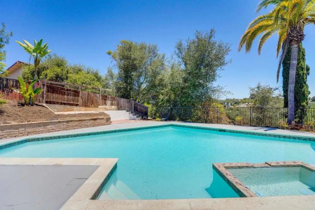 10236 Lake Meadow Lane, Escondido, CA 92026