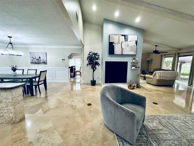 1581 NW 100th Way, Plantation, FL 33322