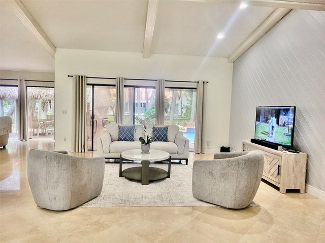 1581 NW 100th Way, Plantation, FL 33322