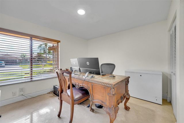 1581 NW 100th Way, Plantation, FL 33322